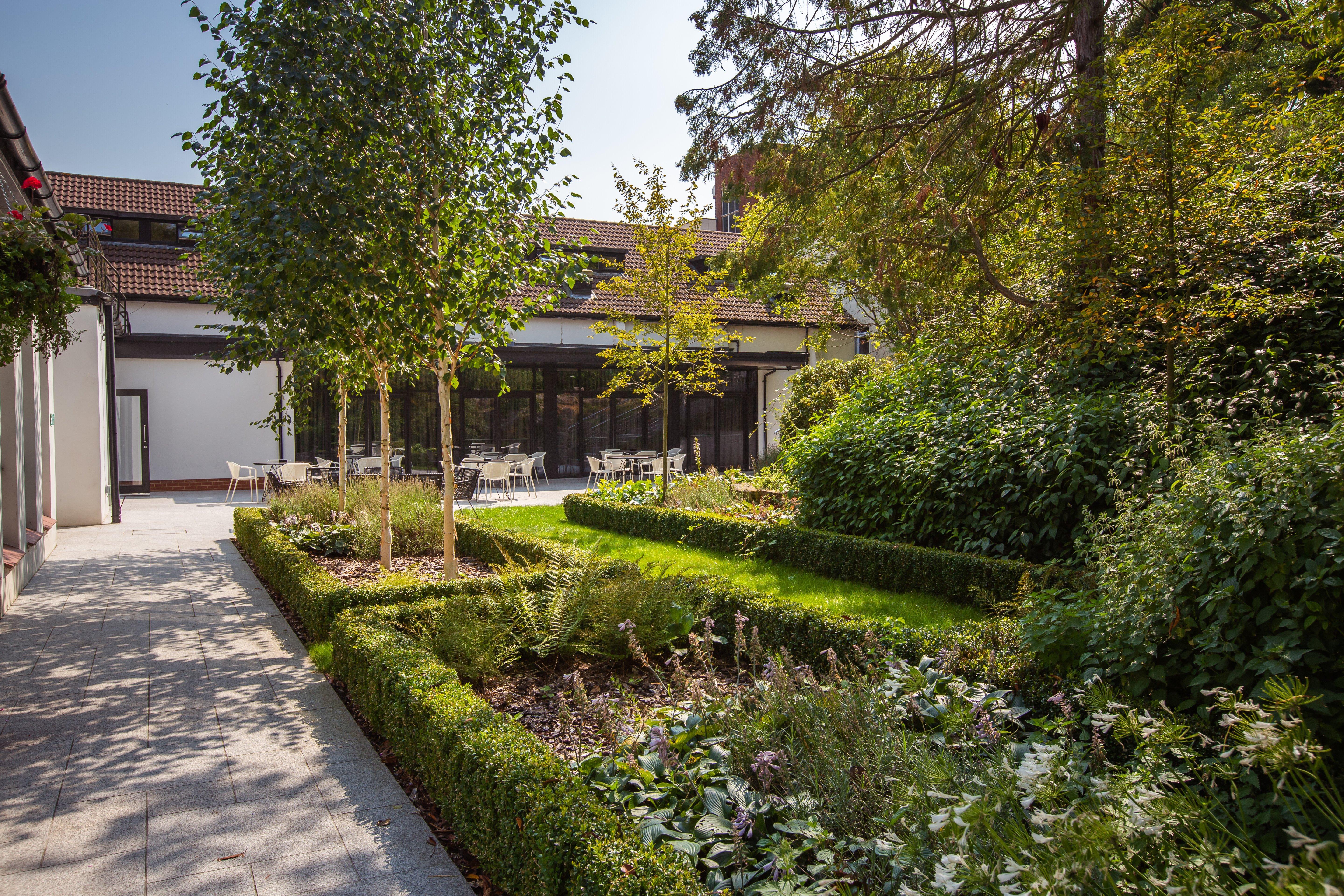 Hotel Crowne Plaza Gerrards Cross By Ihg Beaconsfield Exterior foto