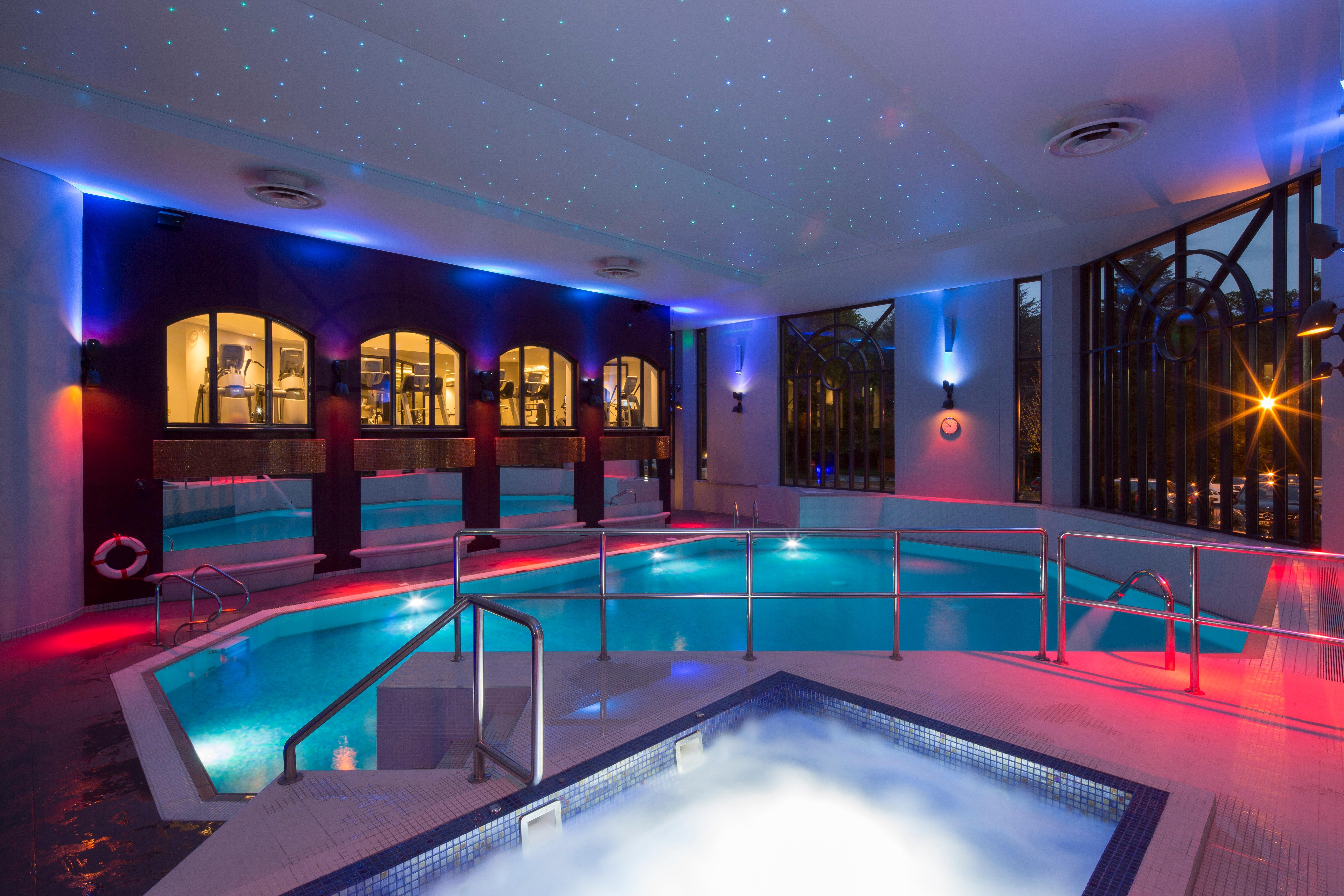 Hotel Crowne Plaza Gerrards Cross By Ihg Beaconsfield Exterior foto