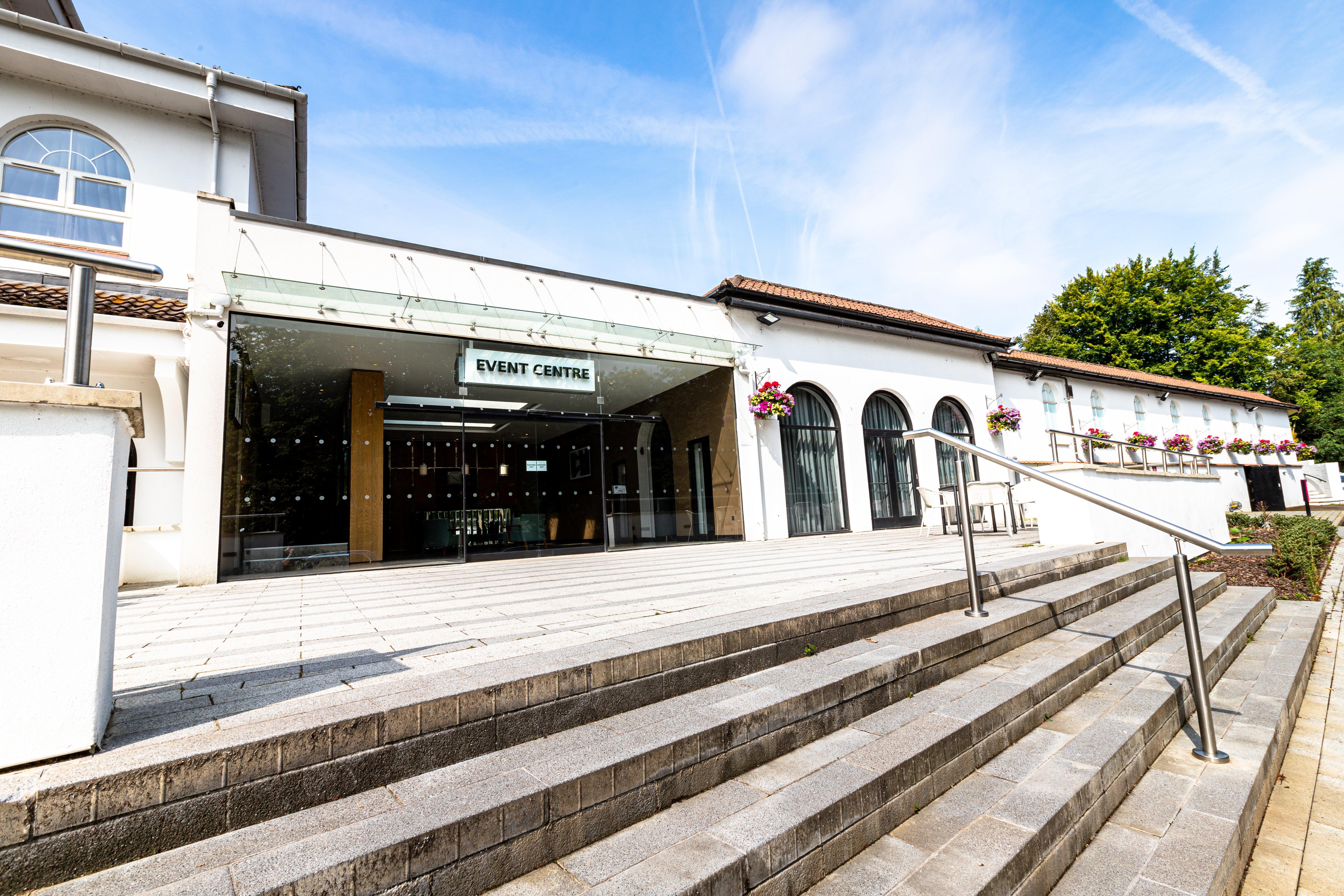 Hotel Crowne Plaza Gerrards Cross By Ihg Beaconsfield Exterior foto