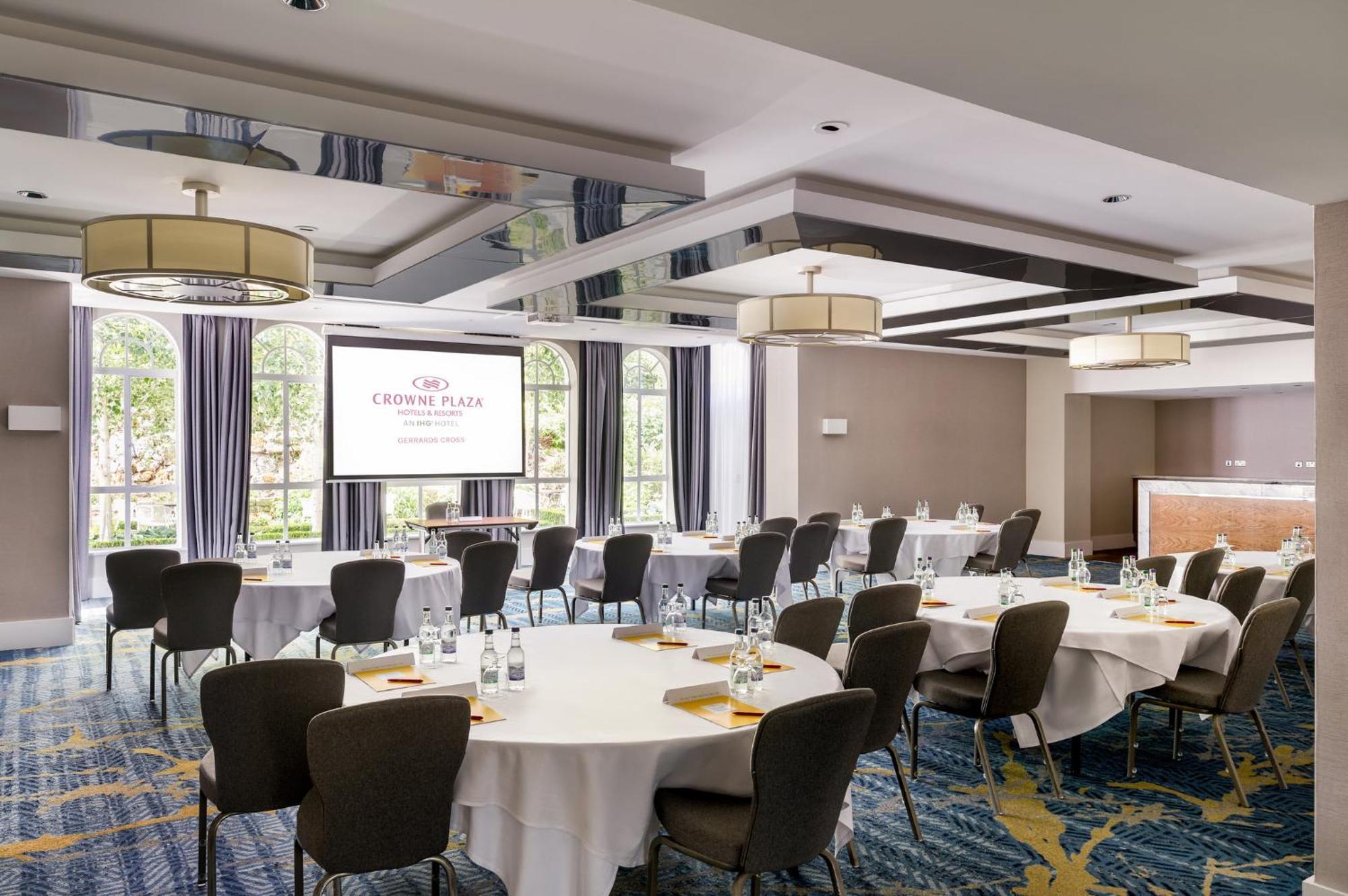 Hotel Crowne Plaza Gerrards Cross By Ihg Beaconsfield Exterior foto