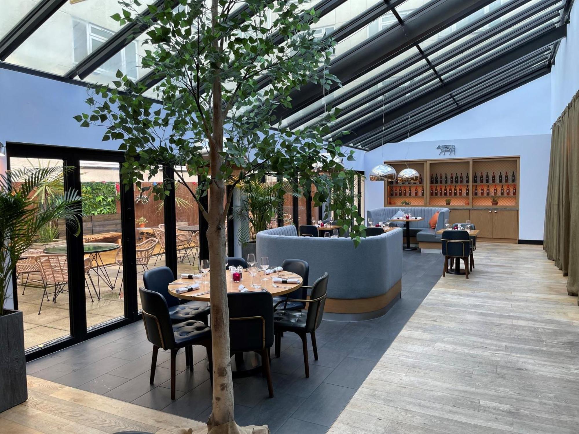 Hotel Crowne Plaza Gerrards Cross By Ihg Beaconsfield Exterior foto